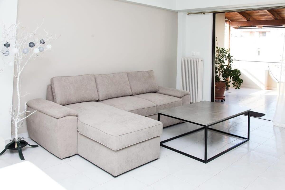 Modern In Heart Of Paleo Faliro! *