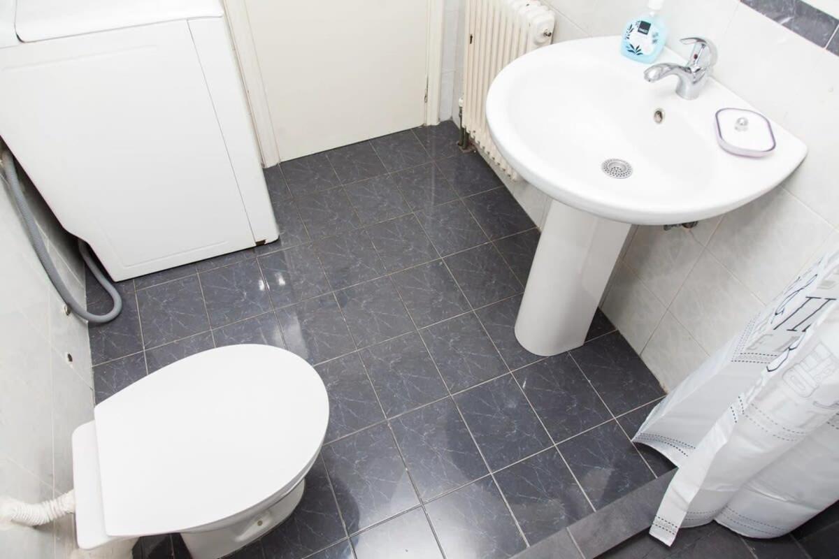 Modern In Heart Of Paleo Faliro! Apartamento