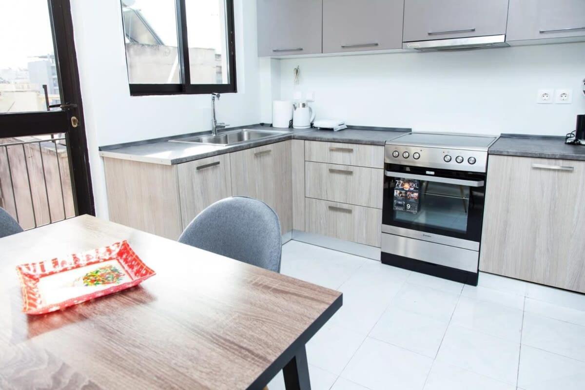 Modern In Heart Of Paleo Faliro! Apartamento